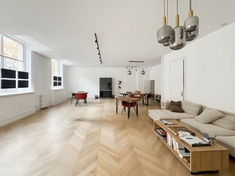 A louer boutique ERP et r&eacute;nov&eacute;s 4263 75008 Paris