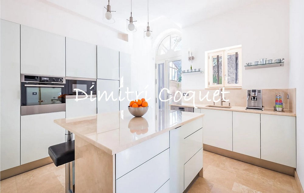 � vendre  Propri�t�/ch�teau P�zenas (34120)