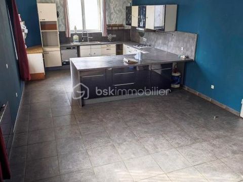   Grande maison de village � vendre � Deville (Ardennes) 6 chambres � Grange am�nageable � Jardin � Proche Meuse Maison - 8 pi�ce(s) - 168 m�