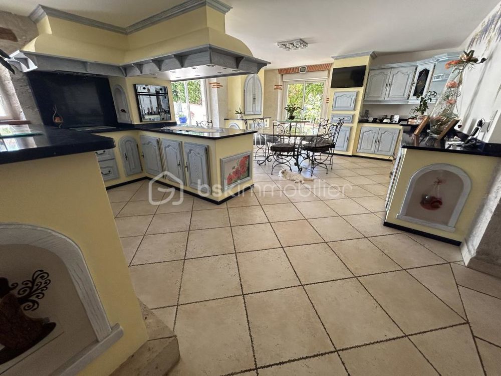 � vendre  Propri�t�/ch�teau Valence (82400)