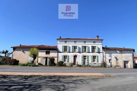   Grande maison de bourg de 193 m2 - 1 logement ind�pendant - nombreuses et grandes d�pendances Maison - 6 pi�ce(s) - 193 m�
