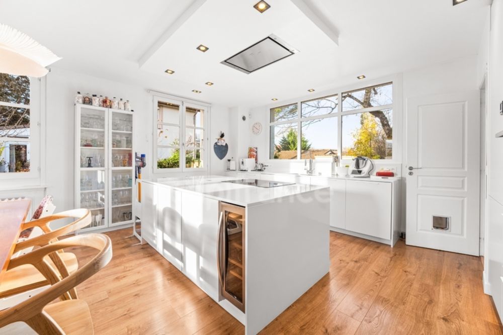 � vendre  Maison Divonne-les-Bains (01220)