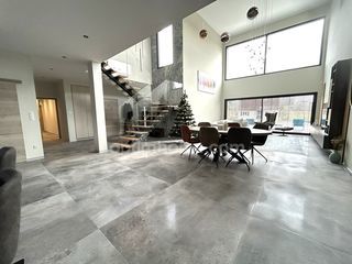  Villa � vendre 6 pi�ces 225 m�