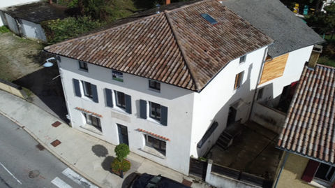   Maison Maison - 6 pi�ce(s) - 220 m�