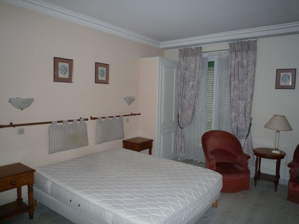 � vendre  Propri�t�/ch�teau S�zanne (51120)