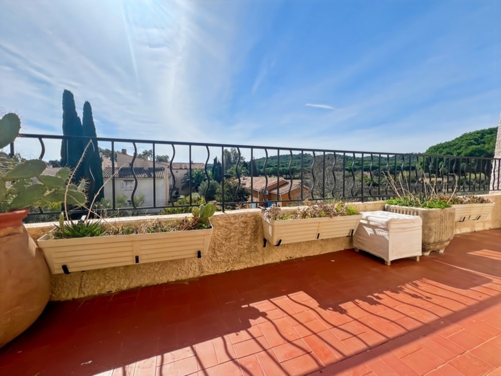 � vendre  Appartement Porquerolles (83400)