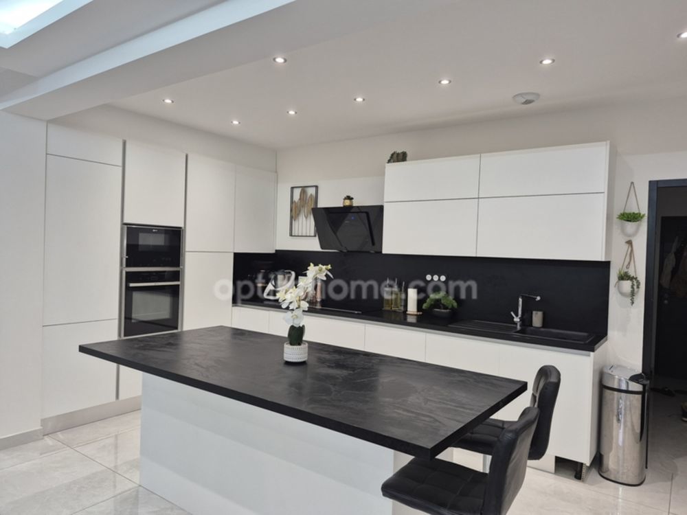 � vendre  Maison Bourgbarr� (35230)