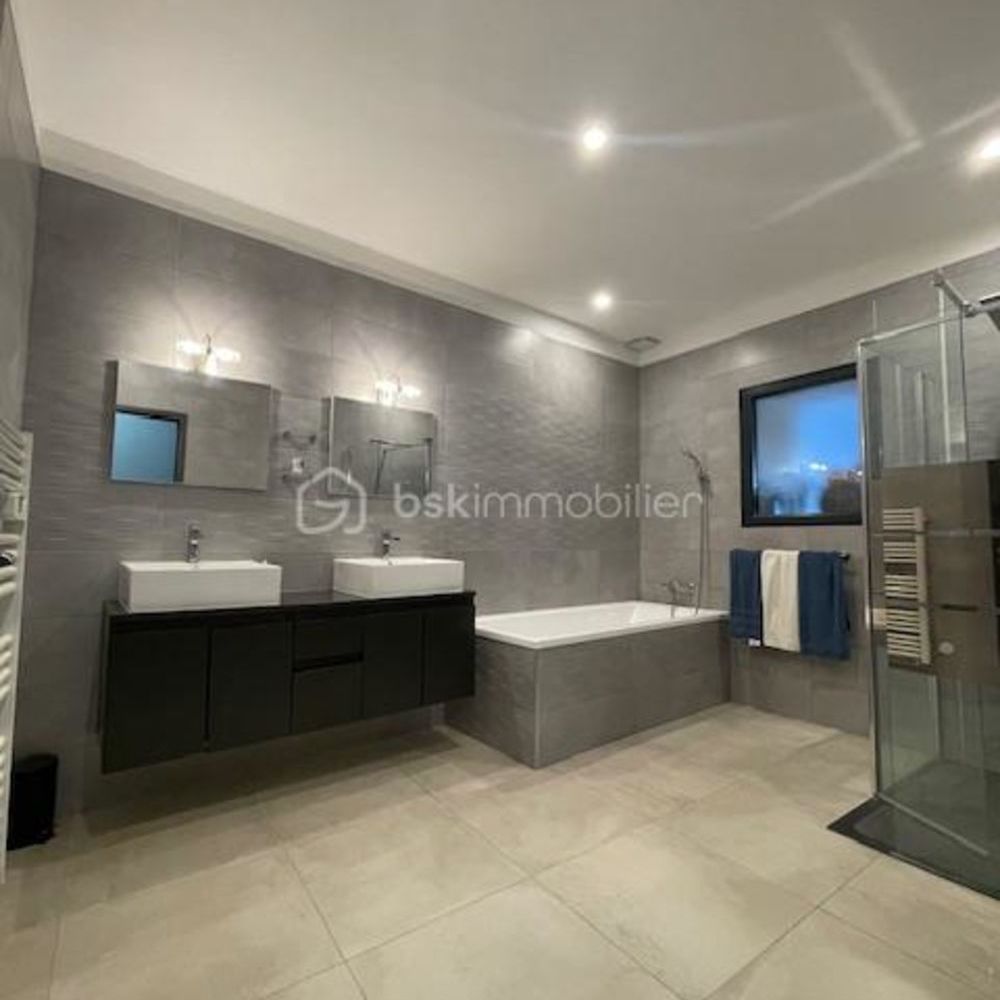 � vendre  Maison Montady (34310)