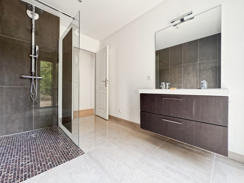 � vendre  Maison Divonne-les-Bains (01220)