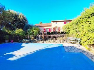  Propri�t�/ch�teau � vendre 10 pi�ces 208 m�