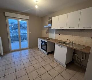  Appartement � louer 4 pi�ces 82 m�