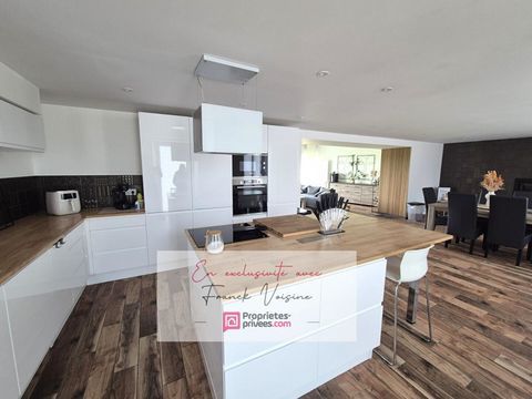   Maison de bourg A VENDRE en Exclusivit� � Saint Prouant avec 3 chambres sur un terrain de 880 m2 env Maison - 7 pi�ce(s) - 160 m�