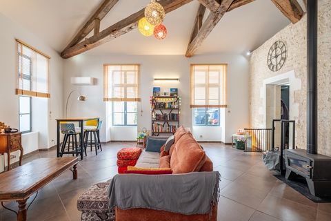   Maison � vendre 7 pi�ces LA JARRIE (17) Maison - 7 pi�ce(s) - 207 m�