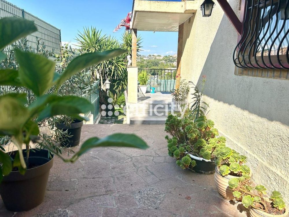 � vendre  Villa Cagnes-sur-Mer (06800)