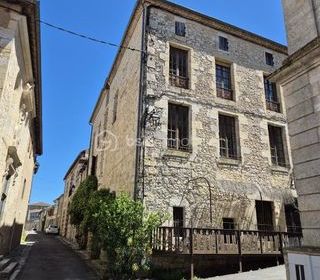  Maison � vendre 15 + pi�ces 330 m�