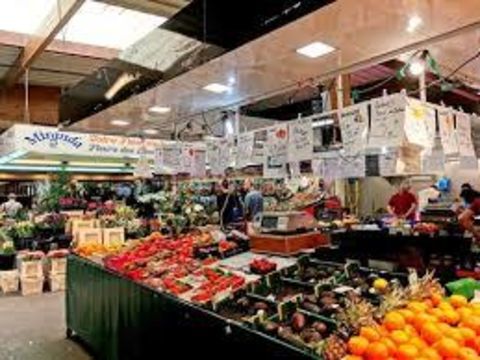 PLACE DE MARCHE LES LILAS 9900 93260 Les lilas