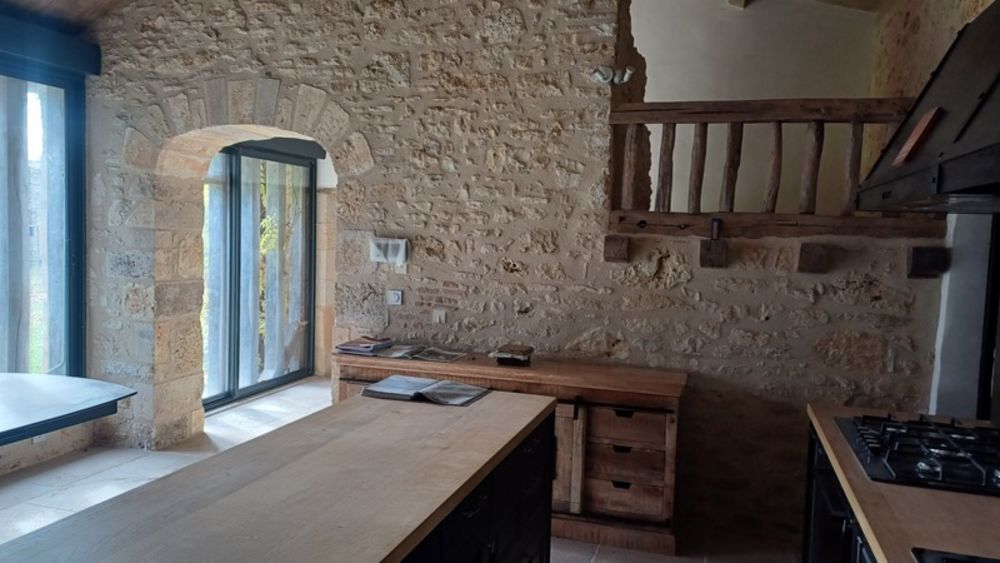 � vendre  Propri�t�/ch�teau P�rigueux (24000)