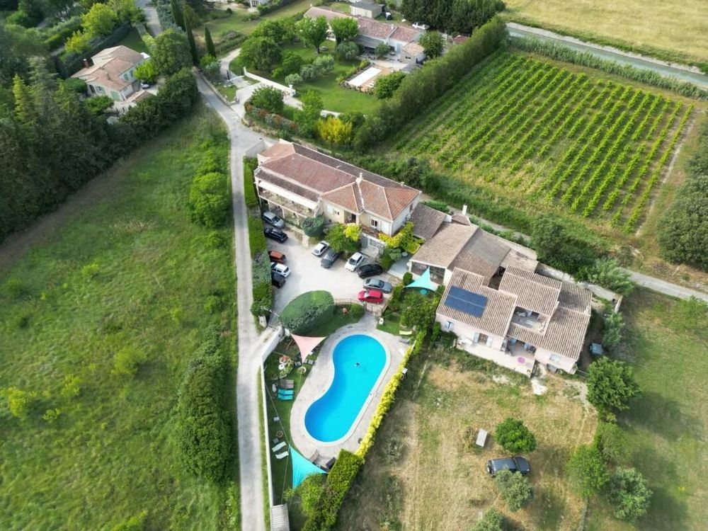 � vendre  Villa Saumane-de-Vaucluse (84800)