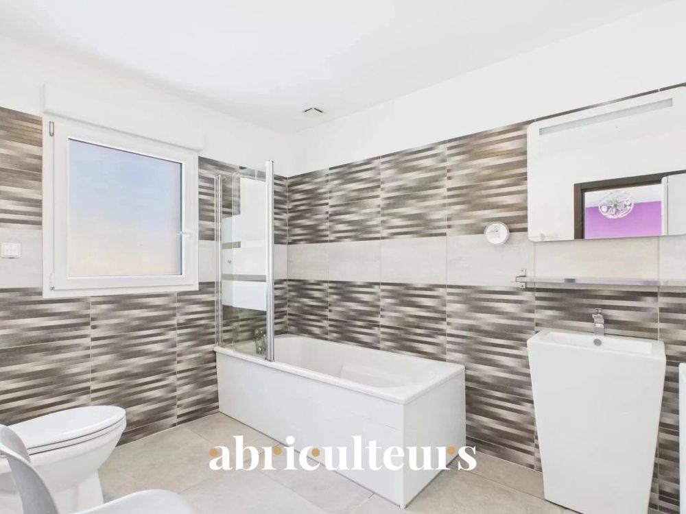 � vendre  Maison Bagnols-en-For�t (83600)