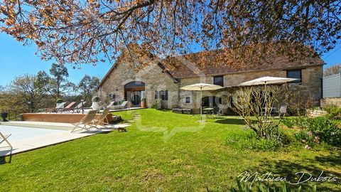   �l�gance, rentabilit� et art de vivre � Domaine touristique avec potentiel �questre aux portes de Padirac Propri�t�/ch�teau - 12 pi�ce(s) - 394 m�