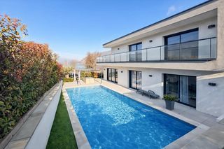  Maison � vendre 9 pi�ces 215 m�