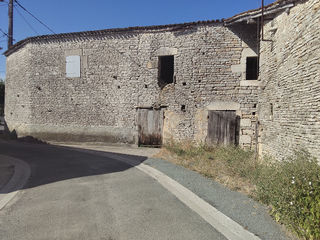  Remise / Grange � vendre 1 pi�ce 147 m�