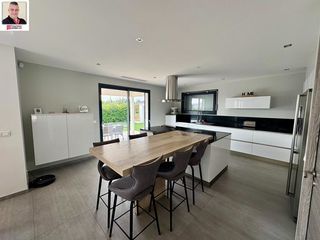  Villa � vendre 5 pi�ces 180 m�