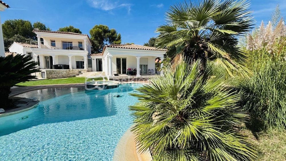 � vendre  Villa La Cadi�re-d'Azur (83740)