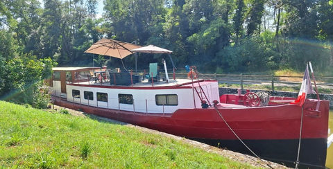 21200 BEAUNE -  PENICHE 23 m&egrave;tres - 100 m2 habitable - 2 Chambres - Tout confort 168000 21200 Beaune