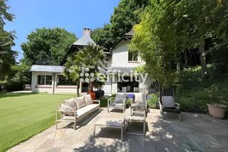  Villa � vendre 8 pi�ces 220 m�