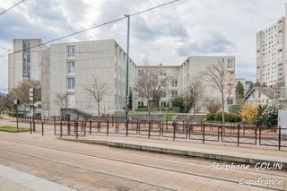  Immeuble � vendre 15 + pi�ces 1700 m�