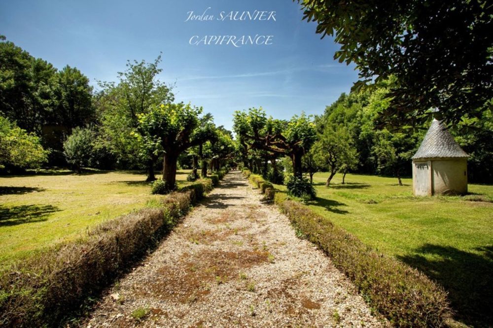 � vendre  Propri�t�/ch�teau Castres (81100)