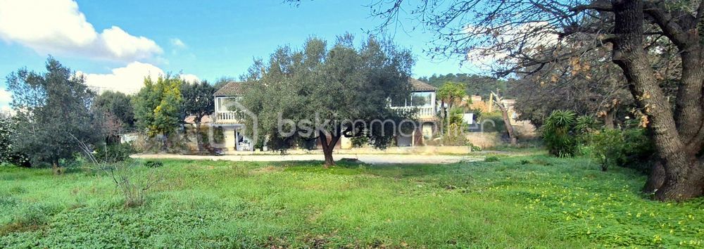 � vendre  Propri�t�/ch�teau Bormes-les-Mimosas (83230)