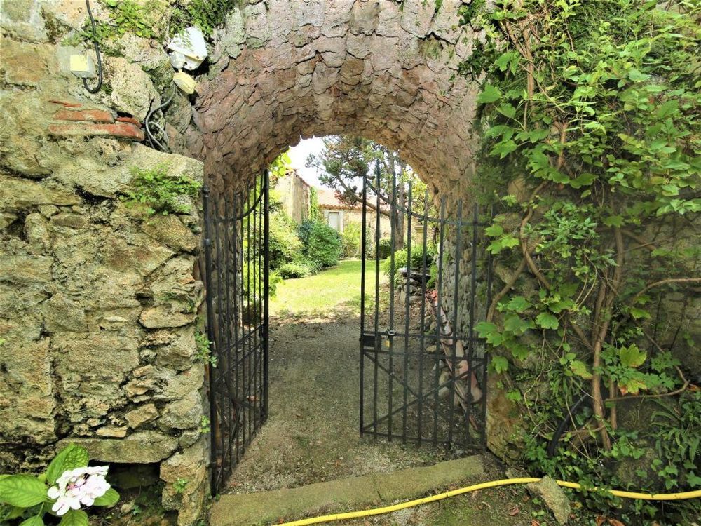 � vendre  Propri�t�/ch�teau Corsavy (66150)