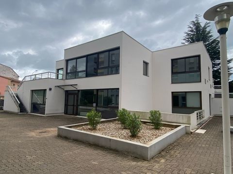 A VENDRE - ENSEMBLE IMMOBILIER 730000 71000 Macon