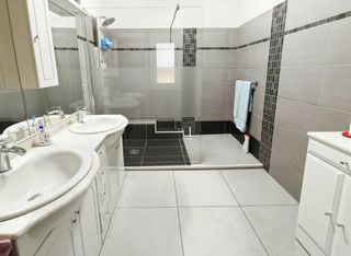  Maison � vendre 10 pi�ces 237 m�