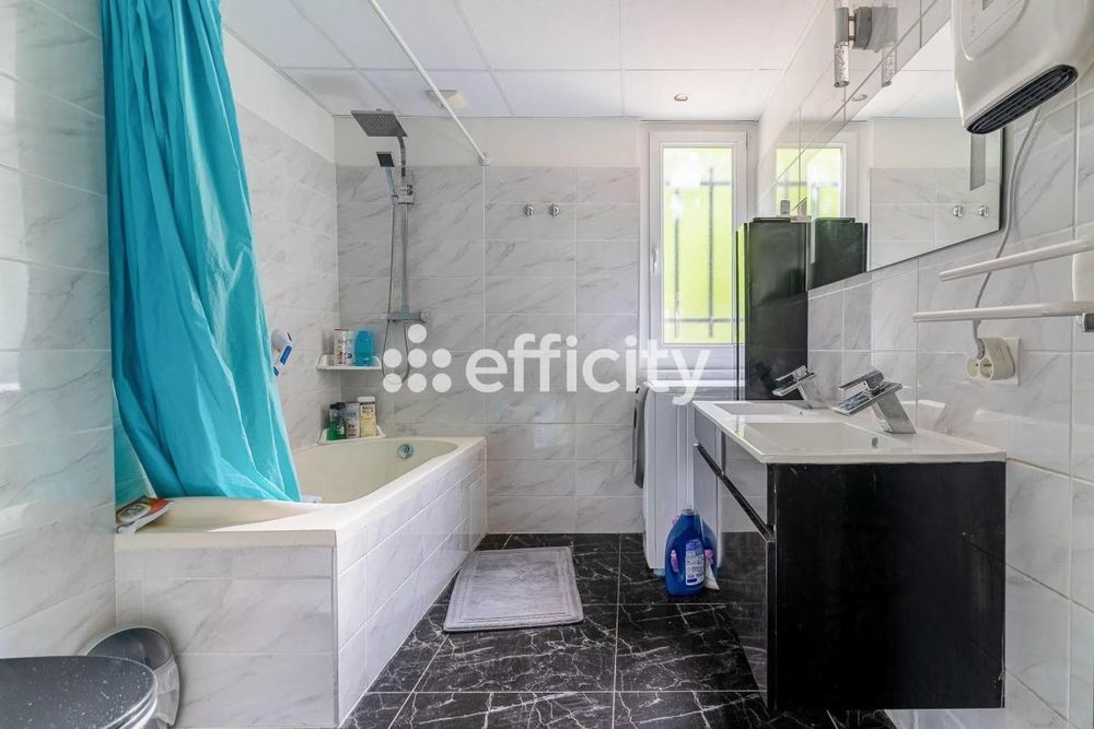 � vendre  Maison Mimet (13105)