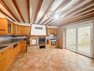  Maison � vendre 9 pi�ces 205 m�