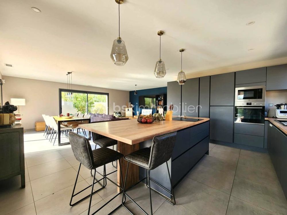 � vendre  Villa Tourbes (34120)