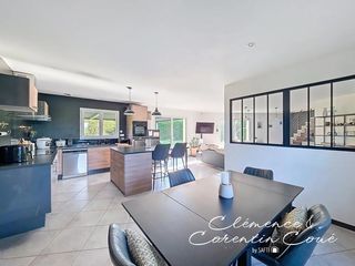  Maison � vendre 8 pi�ces 210 m�