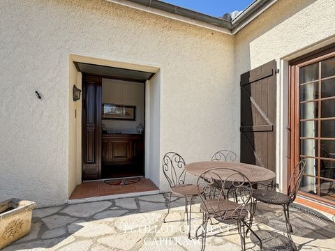   MAISON BOURGEOISE DES ANN�ES 70 AVEC PISCINE ET BEAUX VOLUMES DANS UN ENVIRONNEMENT PRIVIL�GI� � VILLATE Maison - 6 pi�ce(s) - 165 m�