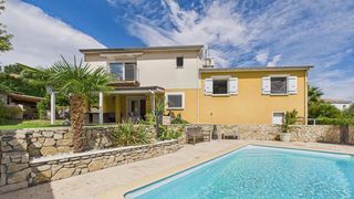  Maison � vendre 8 pi�ces 180 m�