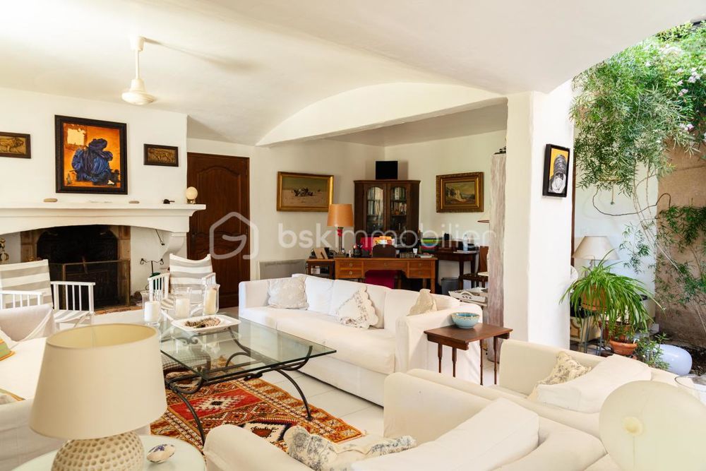 � vendre  Propri�t�/ch�teau Lauris (84360)