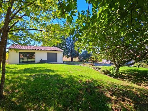   BELCASTEL - Maison Familiale r�nov�e avec piscine et double garage Maison - 6 pi�ce(s) - 249 m�