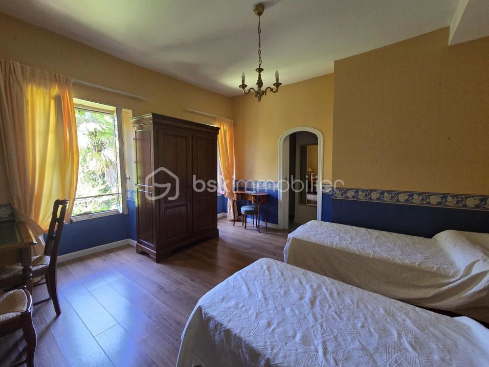 � vendre  Propri�t�/ch�teau Salies-de-B�arn (64270)