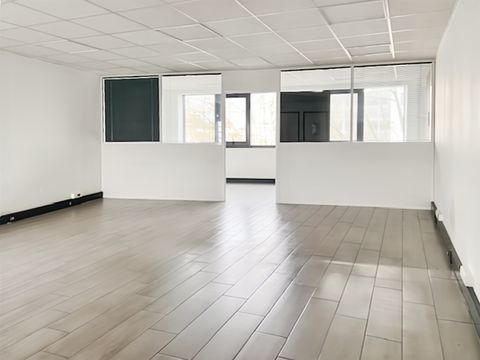 Au sein d'un immeuble tertiaire, au pied du m&eacute;tro Billancourt 2693 92100 Boulogne billancourt