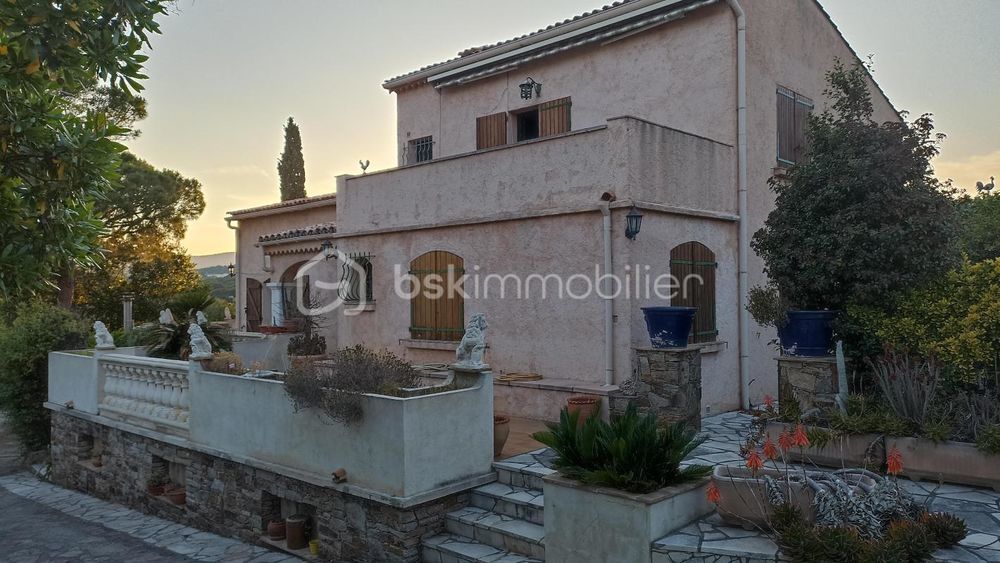 � vendre  Villa Roquebrune-sur-Argens (83520)