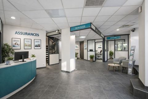 Vente local commercial sur rue de 291m2 , &agrave; proximit&eacute; du m&eacute;tro Place de Clichy 2150000 75017 Paris