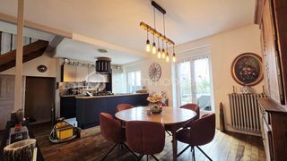  Propri�t�/ch�teau � vendre 12 pi�ces 303 m�