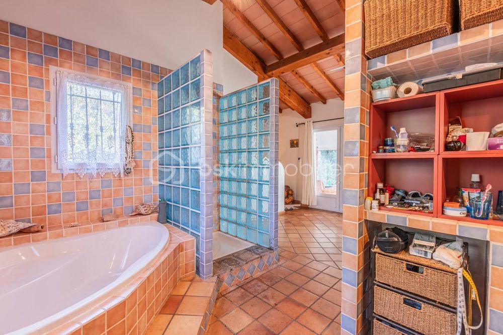 � vendre  Propri�t�/ch�teau Le Pradet (83220)